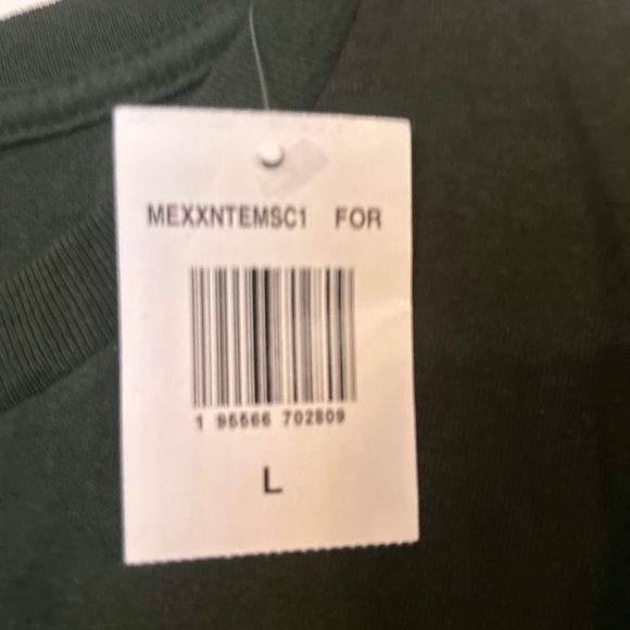 NWT Large MAD Engine Green Santa Dinosaur  Novelty Short Sleeve Tee - Picture 4 of 7